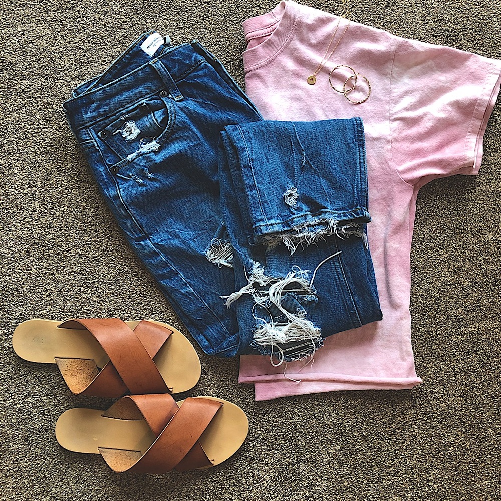 Abercrombie and Fitch High Rise Mom Jeans